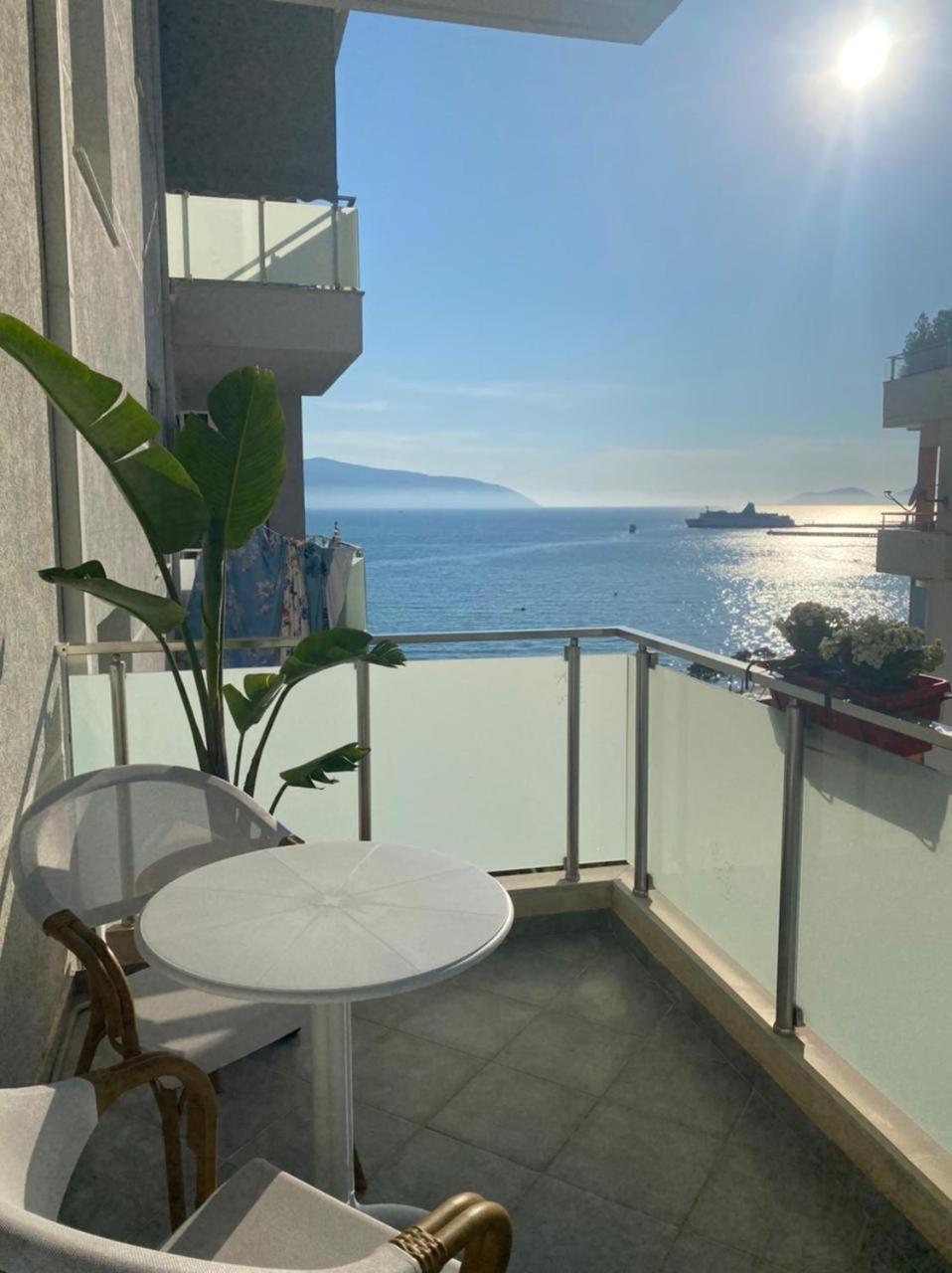 Luxury Seaview Vlora Flat Free Parking Apartment Ruang foto